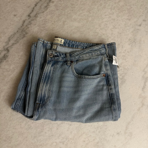 Abercrombie & Fitch High Rise Wide Leg Jeans - Light Blue 30 10L Curve Love New! - Picture 8 of 8